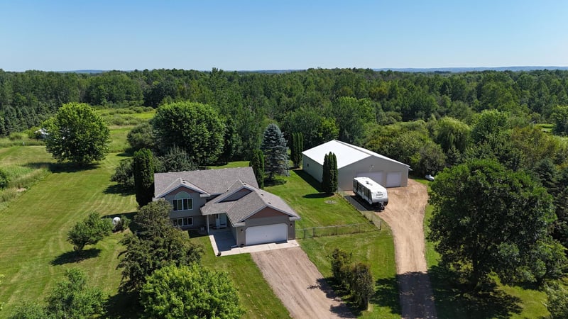 18180 Franconia Trl, Shafer, MN 55074