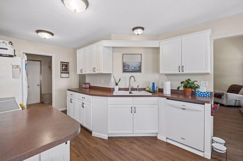 11081 Oregon Curve, Bloomington, MN 55438