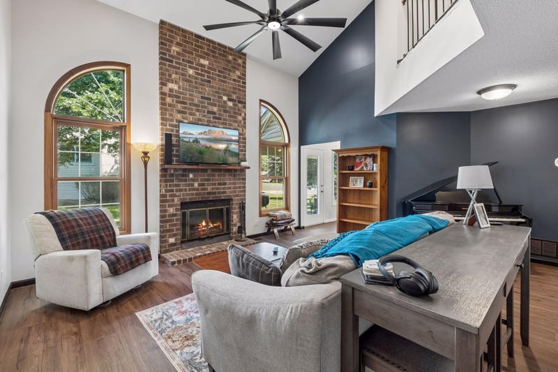 11081 Oregon Curve, Bloomington, MN 55438