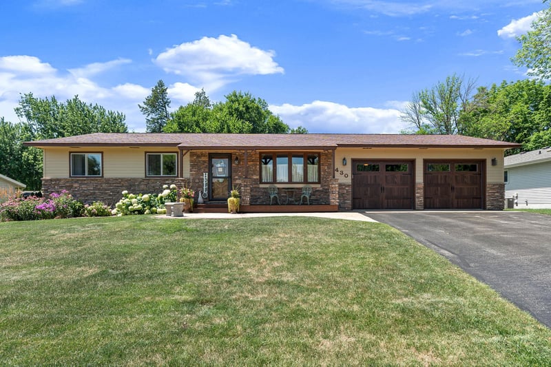 430 Cindy Ln, Owatonna, MN 55060
