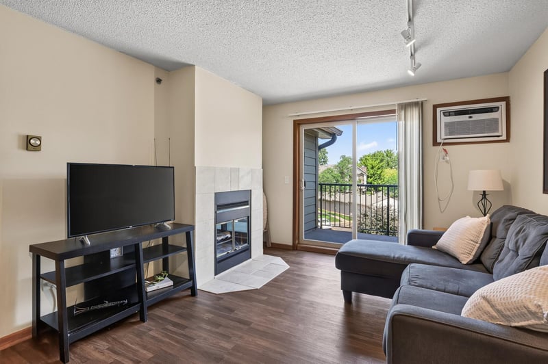 2150 Ridge Dr #36, Saint Louis Park, MN 55416