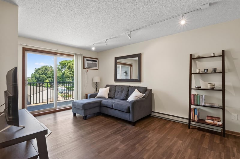 2150 Ridge Dr #36, Saint Louis Park, MN 55416
