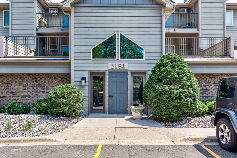 2150 Ridge Dr #36, Saint Louis Park, MN 55416