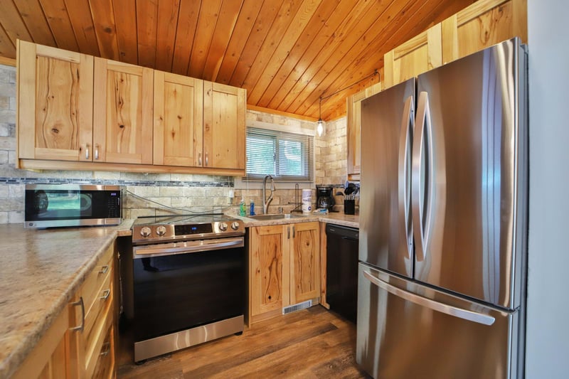 29872 Canary Ln, Breezy Point, MN 56472