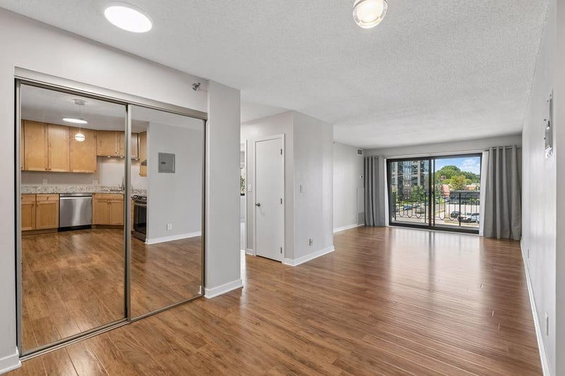 3131 Excelsior Blvd #212, Minneapolis, MN 55416