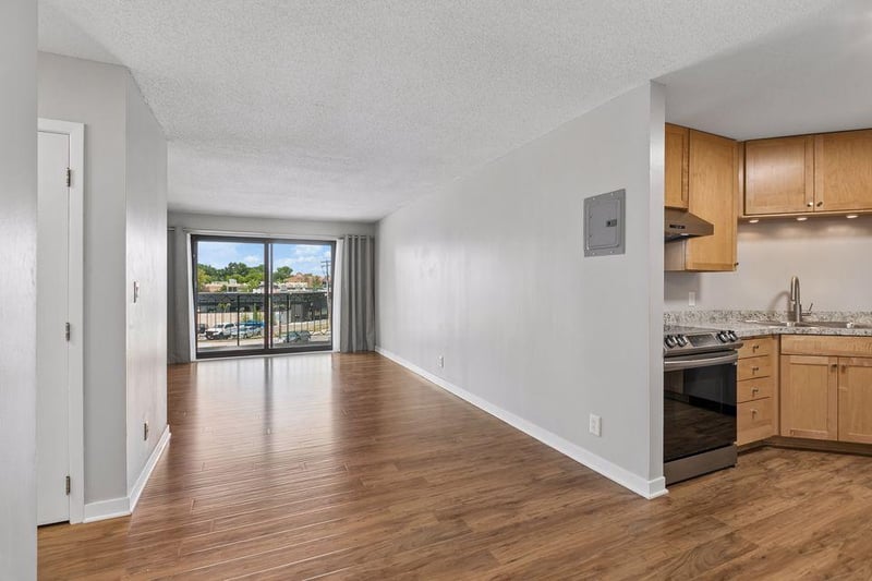 3131 Excelsior Blvd #212, Minneapolis, MN 55416