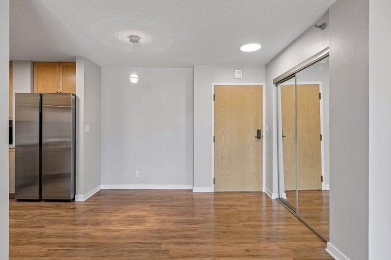 3131 Excelsior Blvd #212, Minneapolis, MN 55416