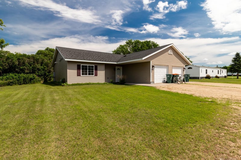 604 and 606 N Pickle St, Hewitt, MN 56453