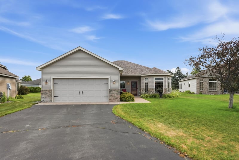 1206 Willow Pond Dr, Waite Park, MN 56387