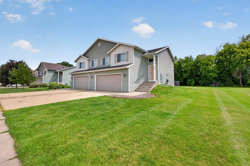 722 3rd St NE, Byron, MN 55920