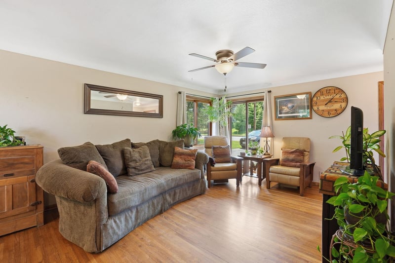 2686 Victoria St N, Roseville, MN 55113