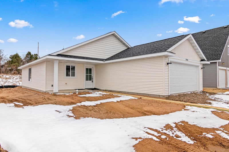 31706 Madison Rd, Lindstrom, MN 55045