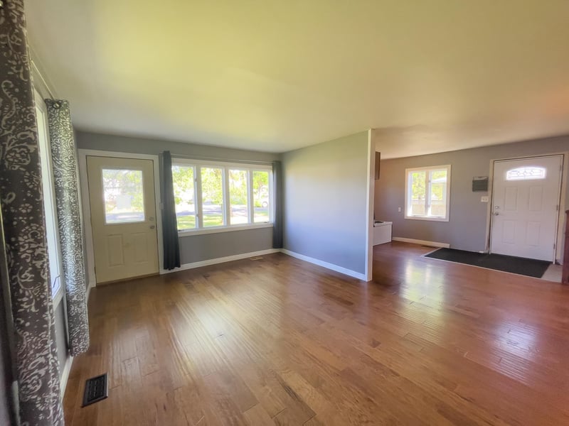 25 Gibson Rd, Silver Bay, MN 55614