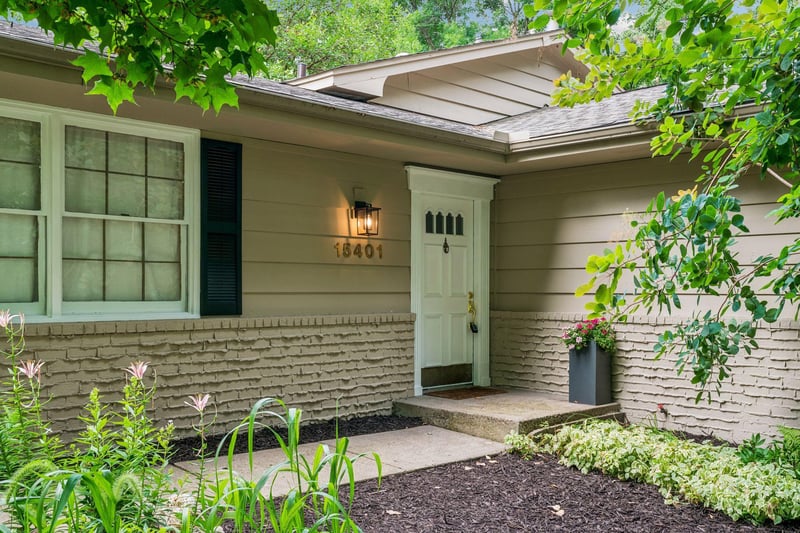 15401 Willowood Dr, Minnetonka, MN 55345