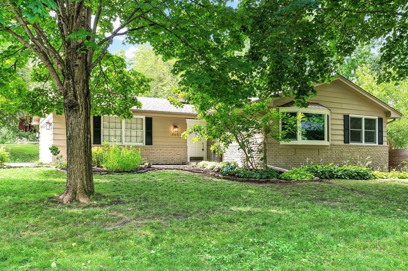 15401 Willowood Dr, Minnetonka, MN 55345