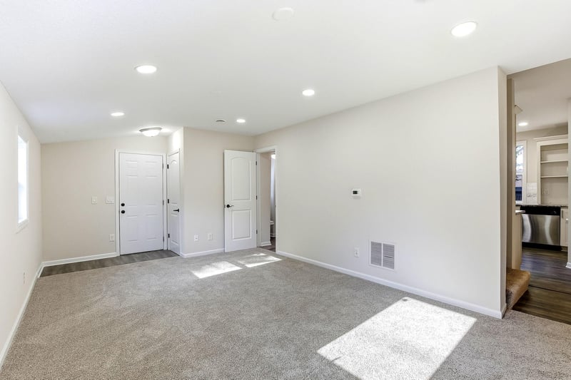 941 Cypress St, Saint Paul, MN 55106