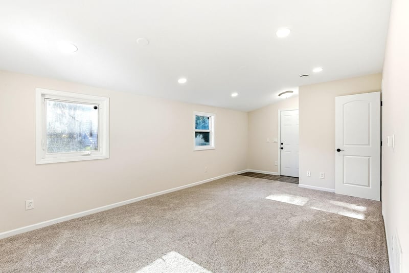 941 Cypress St, Saint Paul, MN 55106
