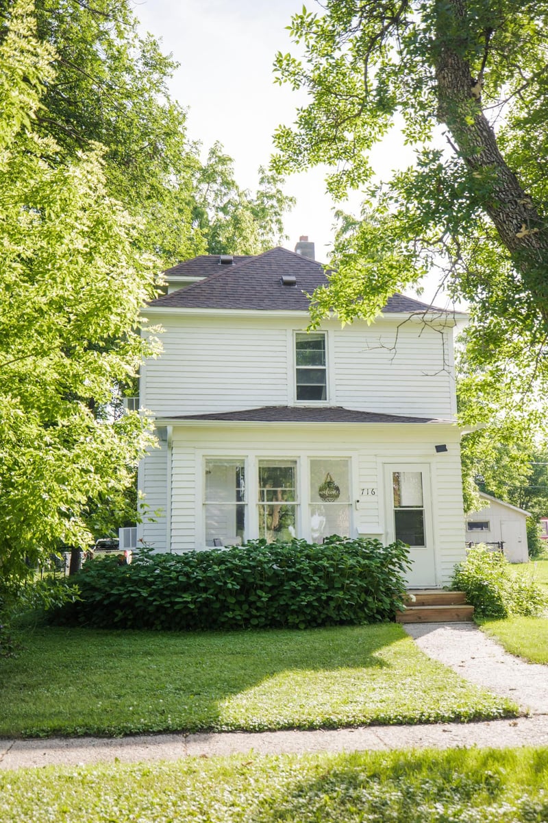 716 Lyndale Ave, Morris, MN 56267