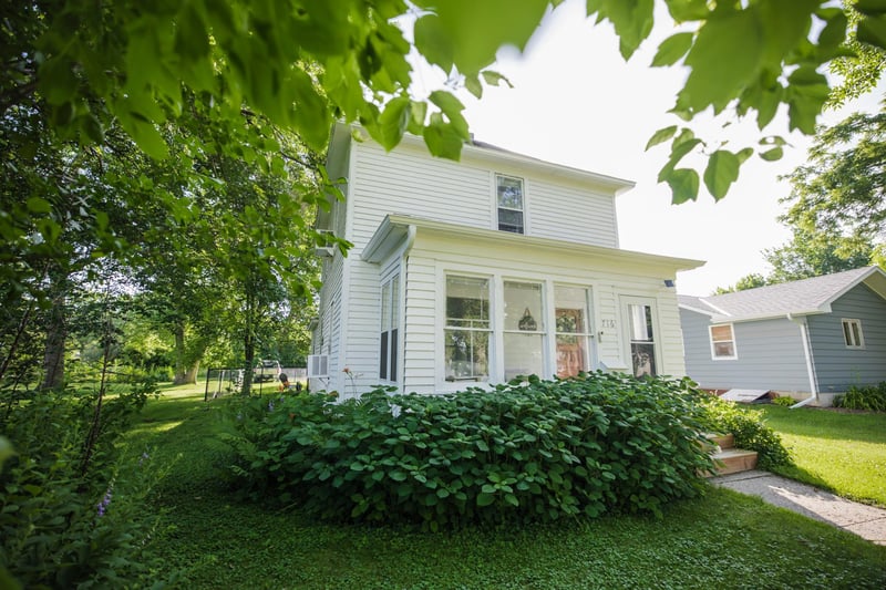 716 Lyndale Ave, Morris, MN 56267