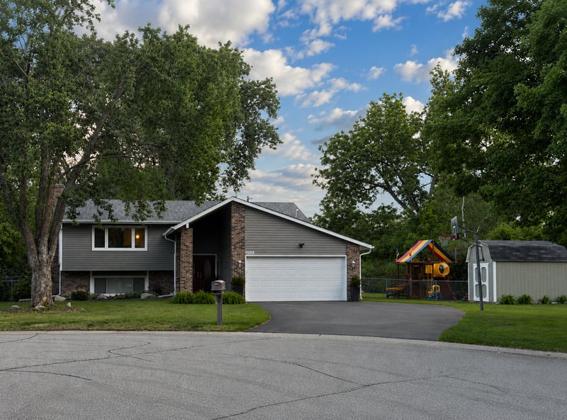 3856 Cinnabar Dr, Eagan, MN 55122