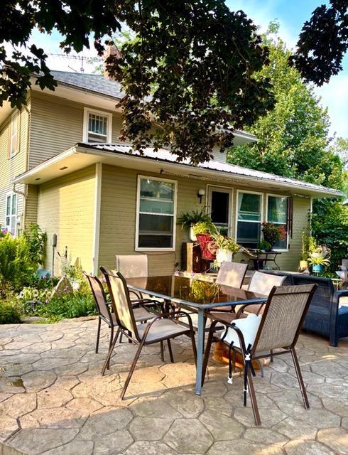 316 Newburg Ave W, Mabel, MN 55954
