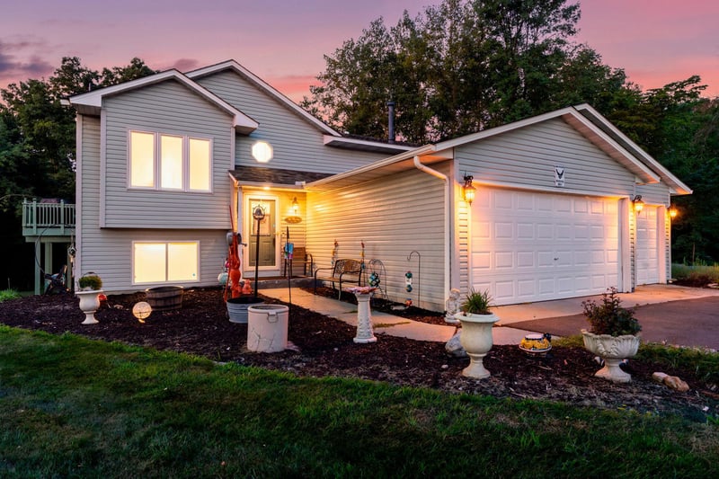 2223 Cedarbridge Ct, Harris, MN 55032