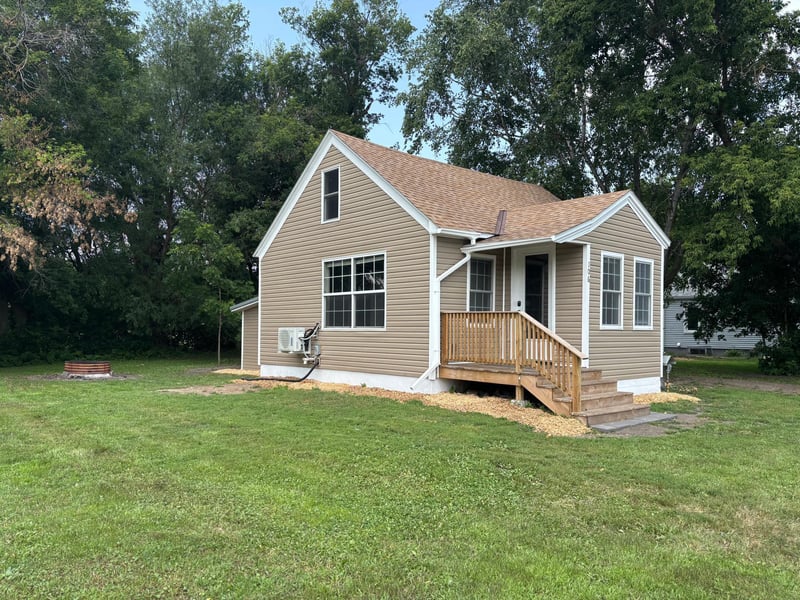 106 1st Ave SW, Eagle Bend, MN 56446