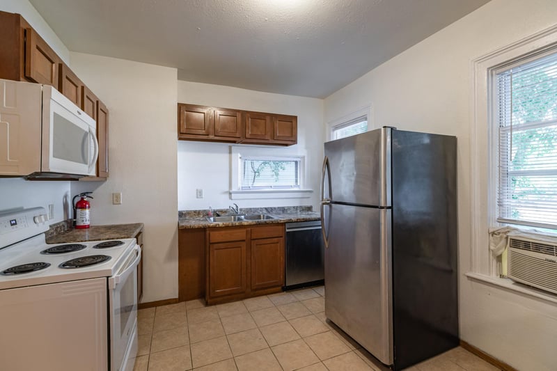 803 W 5th St, Winona, MN 55987