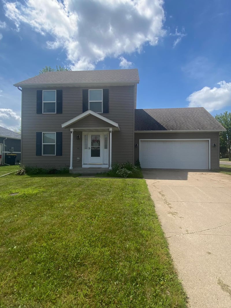 805 3rd Ave NE, Plainview, MN 55964