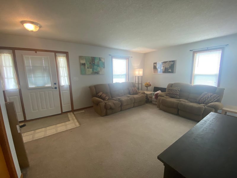 805 3rd Ave NE, Plainview, MN 55964
