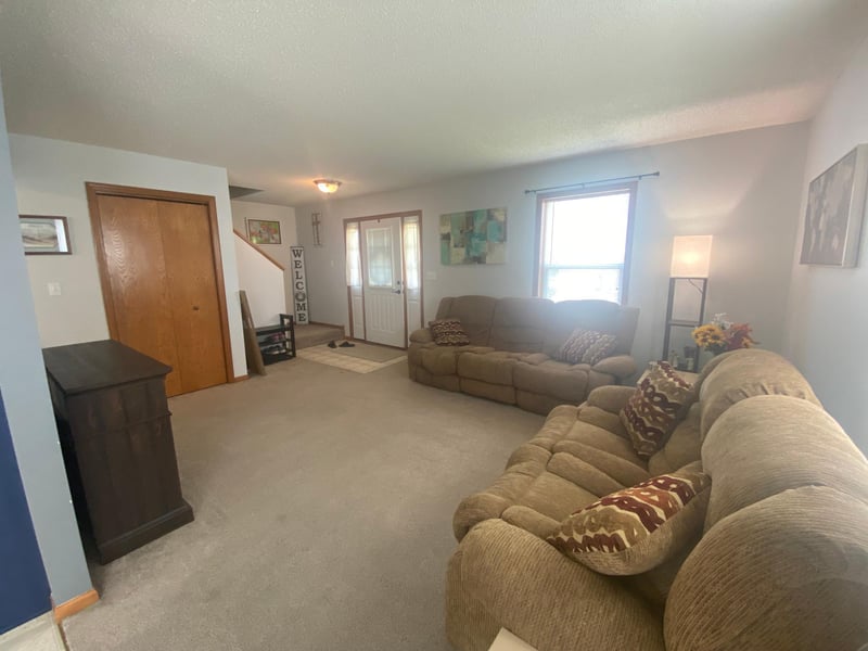 805 3rd Ave NE, Plainview, MN 55964