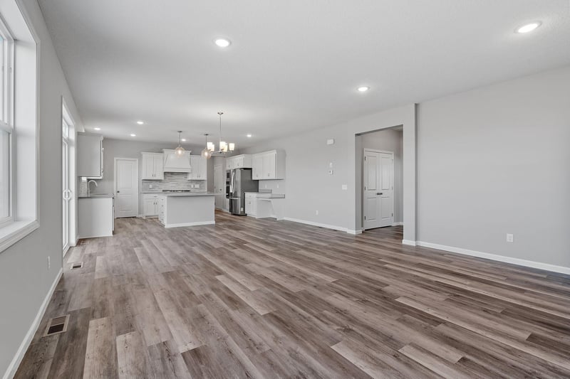 910 Buffalo St NW, Delano, MN 55328