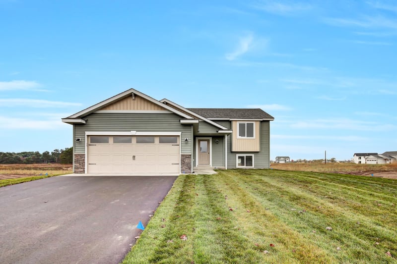 825 3rd Ave Ct SW, Rice, MN 56367