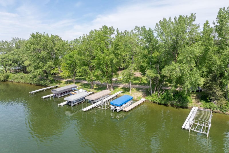 6105 Shamrock Dr, Madison Lake, MN 56063