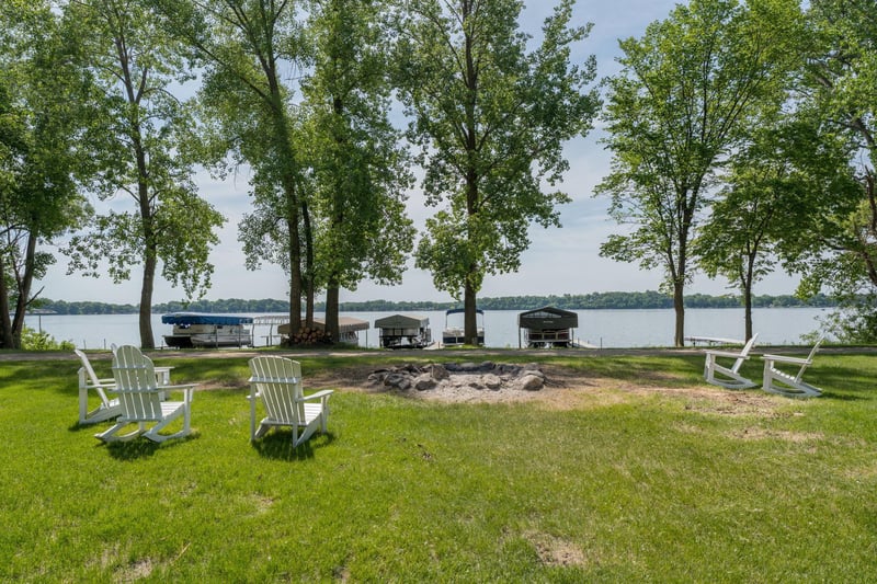 6105 Shamrock Dr, Madison Lake, MN 56063
