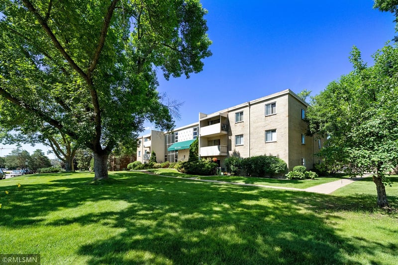 7000 Sandell Ave #16, Edina, MN 55435