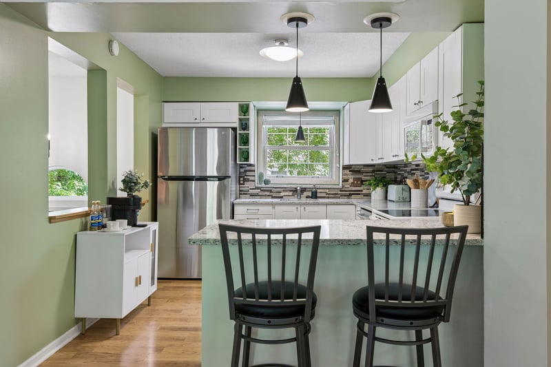 4902 Bayswater Rd, Minnetonka, MN 55345