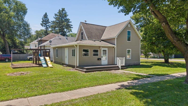 403 S Holcombe Ave, Litchfield, MN 55355