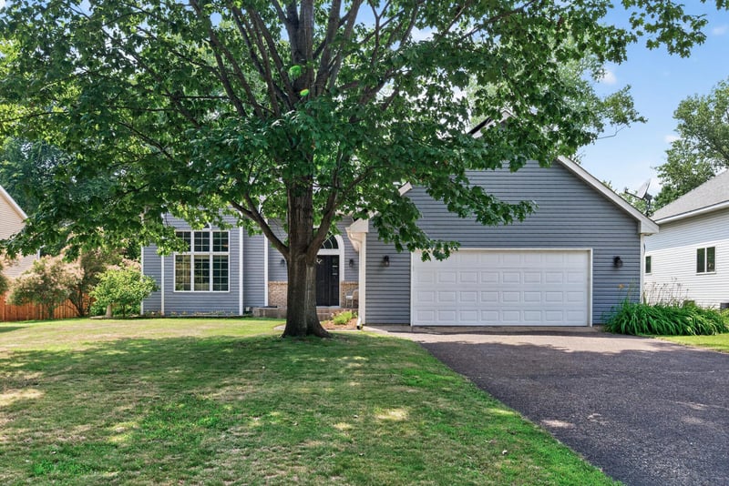 5341 Cedarwood Ct, White Bear Twp, MN 55110