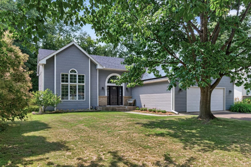 5341 Cedarwood Ct, White Bear Twp, MN 55110