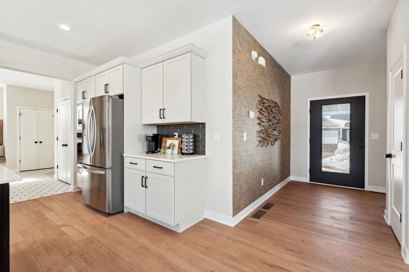 17905 Hidden Creek Trl, Lakeville, MN 55044