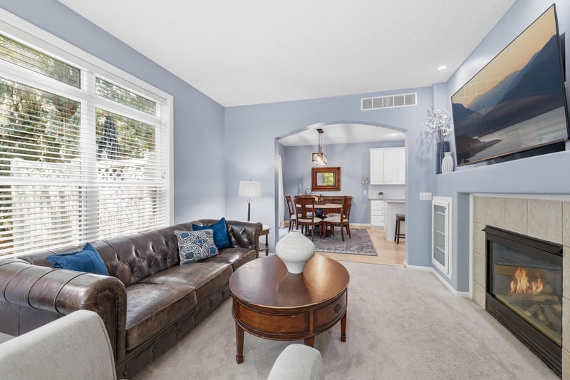 10100 Bridgehill Ter, Eden Prairie, MN 55347