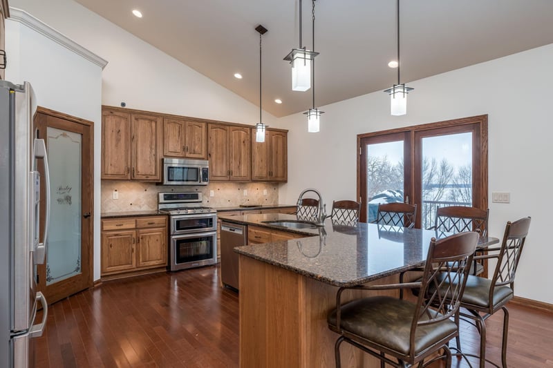 60340 Maverick Ct, Madison Lake, MN 56063