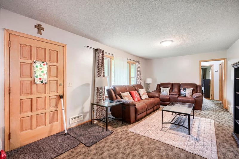 11256 Arrowhead St NW, Coon Rapids, MN 55433