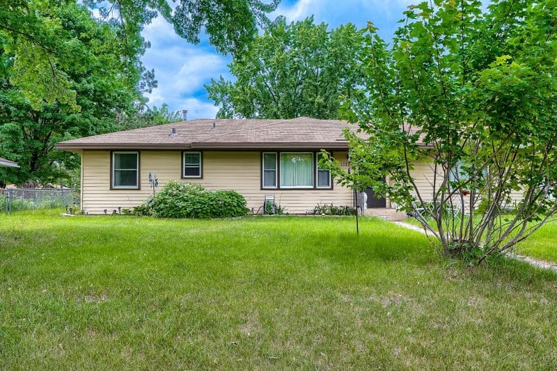 11256 Arrowhead St NW, Coon Rapids, MN 55433