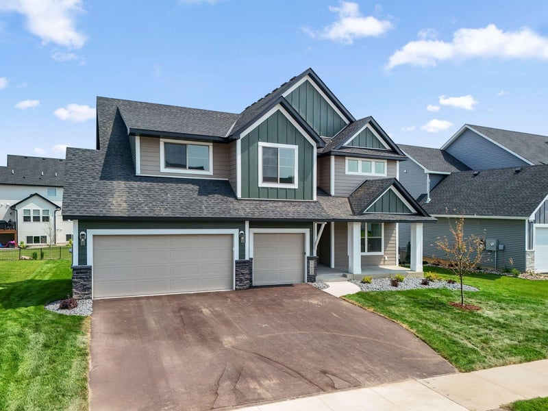 17924 Headwaters Dr, Lakeville, MN 55044