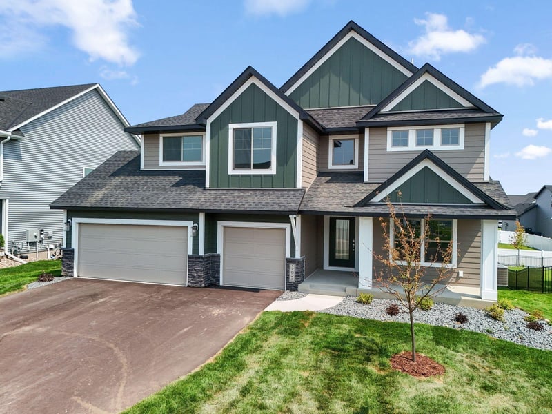 17924 Headwaters Dr, Lakeville, MN 55044