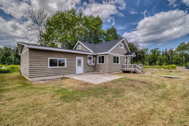 8546 E Spaulding Rd, South Range, WI 54874