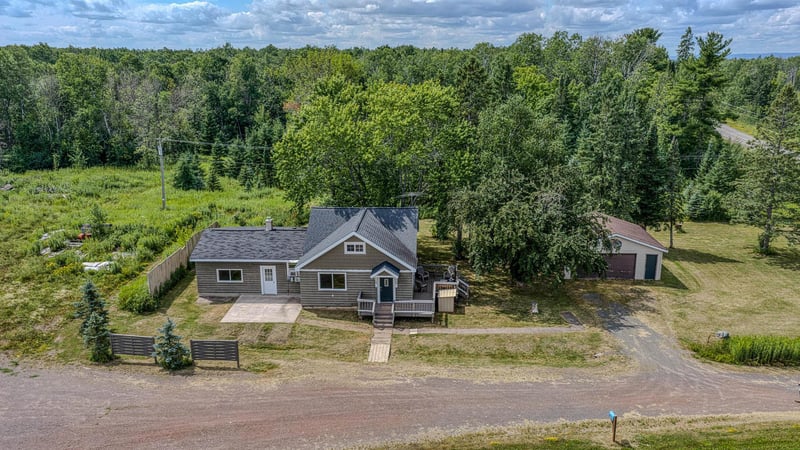8546 E Spaulding Rd, South Range, WI 54874