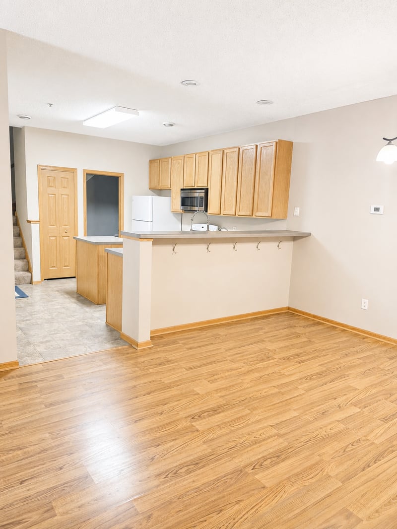 424 Frederick Cir #606, Hastings, MN 55033
